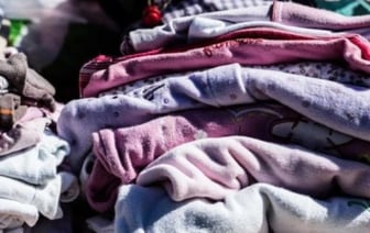 Почти 800 белорусов лишились денег из-за «продавца» модной одежды