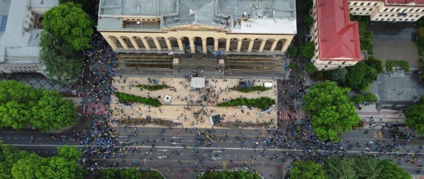 Протесты в Грузии: Задержание 20 человек на акции против закона об иноагентах