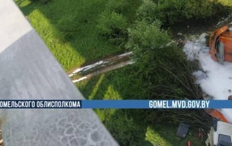 Бензовоз рухнул с моста через Днепр в Речицком районе