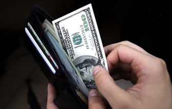 Доллар в Беларуси откатился до минимума за 2 месяца, а валюта РФ взлетела до максимума за 120 дней. Что с евро?