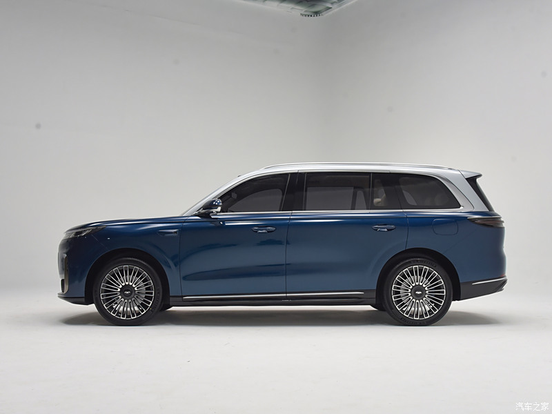Китайцы показали кроссовер в стиле Range Rover