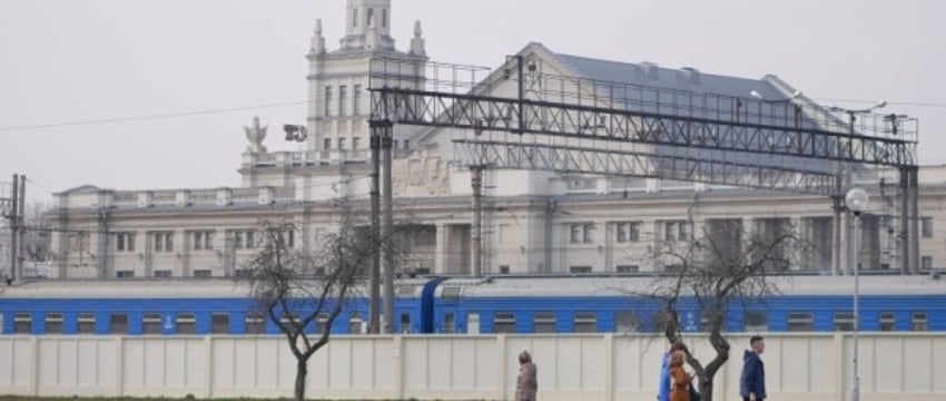 Для поездов на брестском направлении временно меняется график движения