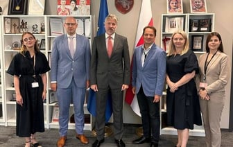 «Максимально широкие исключения». Офис Тихановской предложил странам ЕС смягчить ограничения на пропуск авто с беларусскими номерами