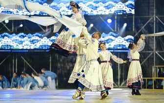 Ярко, самобытно, масштабно. В Гомеле открылся «Сожскі карагод»