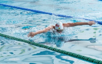 На чемпионате мира пловчиху из РБ заставили поменять купальник цвета госфлага