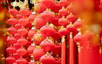 Цена золота на мировом рынке за неделю упала более чем на 4%