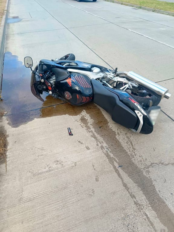 19-летняя мотоциклистка наехала на бордюр и погибла на месте