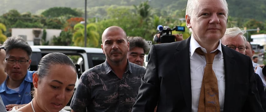 Основатель WikiLeaks Джулиан Ассанж признал себя виновным в суде США.