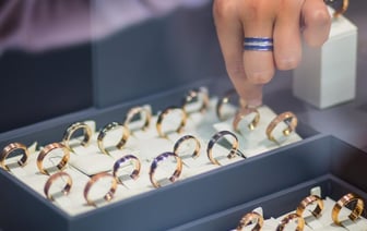 Совмин Беларуси назвал особенности продажи ювелирных изделий в интернете