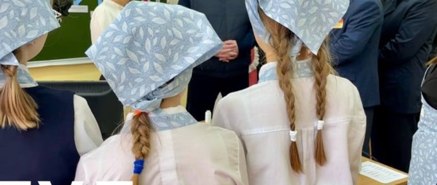 Александр Лукашенко прибыл в Парохонскую среднюю школу. Вот в чем уникальность этого учреждения