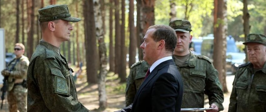 Россия добьется победы в ближайшем будущем – Медведев