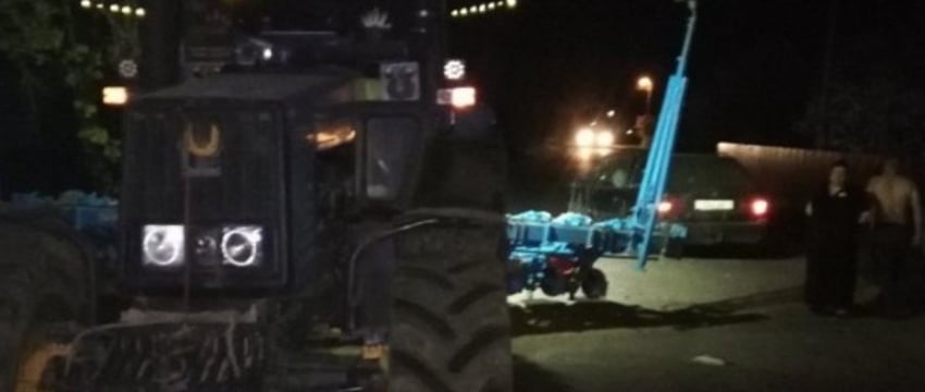 Водитель трактора не учел габариты транспортного средства. Подробности ДТП в Кобринском районе
