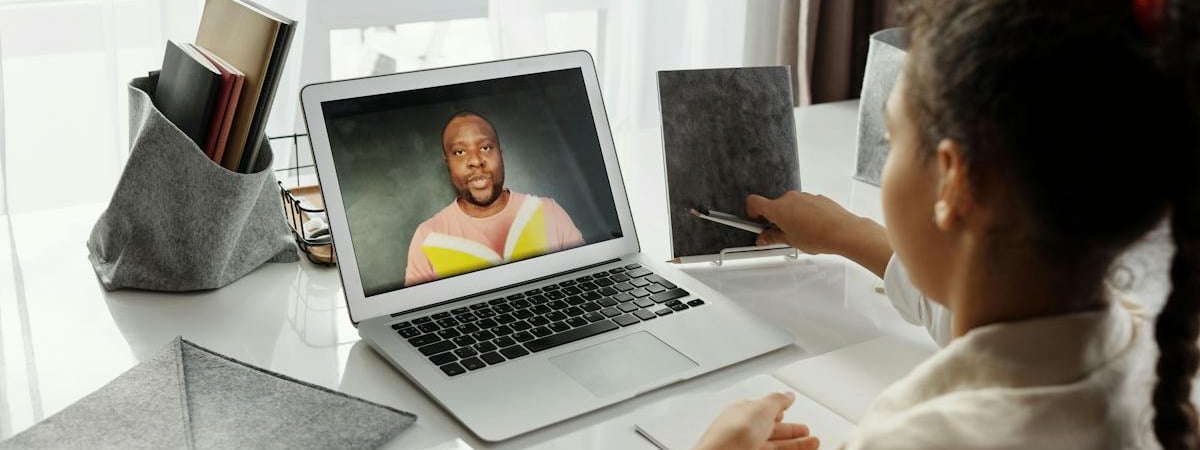 Троих участников «Би-2» с российским гражданством депортируют в Россию