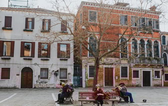 Площадь пожара на нефтебазе в Краснодарском крае увеличилась вдвое