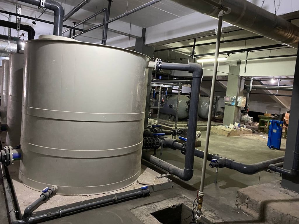 Ведется реконструкция бассейна в средней школе № 9 города Бреста