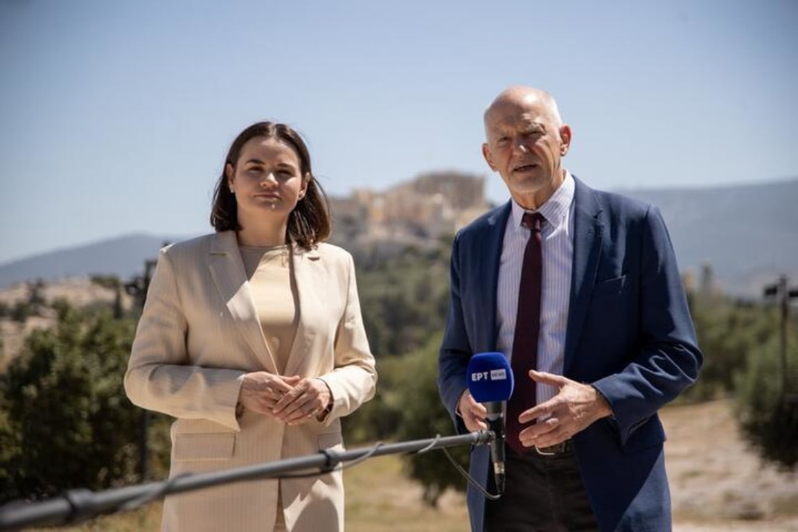 Светлана Тихановская на встрече с бывшим премьер-министром Греции Джорджем Папандреу. Фото: X-аккаунт Тихановской