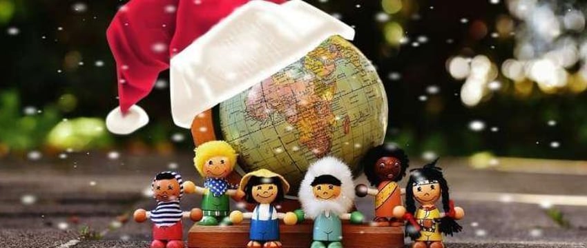 Желтые трусы, верблюды и уборка в доме: необычные традиции для новогодней ночи