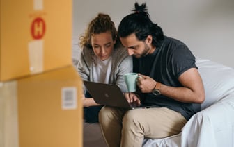 Могут ли белорусы выкупить место в льготной очереди на квартиру? Брокер по недвижимости ответил — Видео