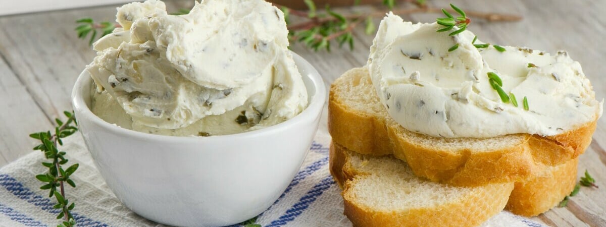 Больше никакого творожного сыра из магазина. Нашли вкусный рецепт домашней намазки из 5 ингредиентов — Полезно