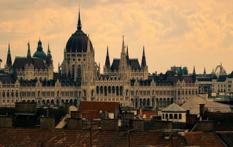 Европарламент хочет судиться с Еврокомиссией из-за размороженных миллиардов для Венгрии