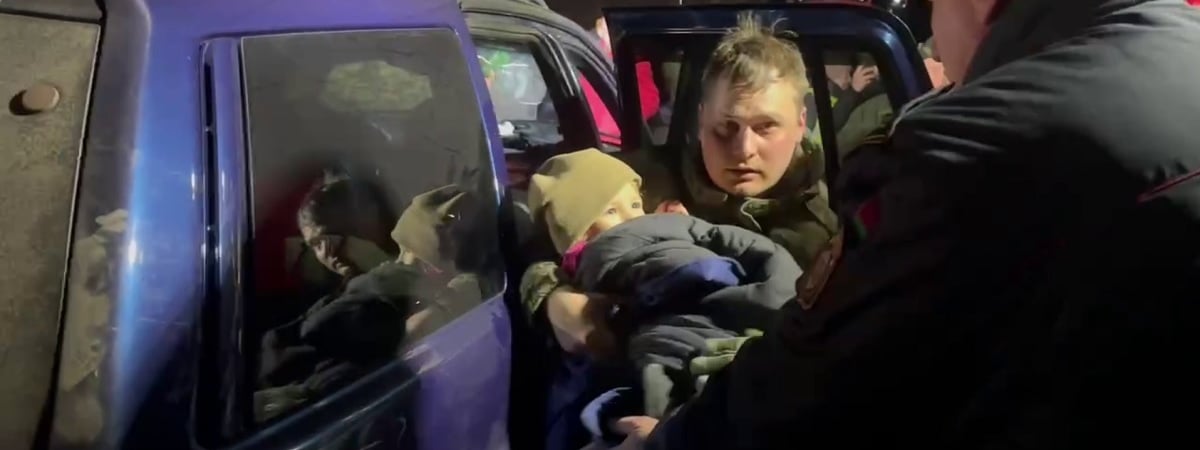 Под Пуховичами на поиск девочек 2 и 4 лет бросили внутренние войска и ОМОН. Где нашли? — Видео