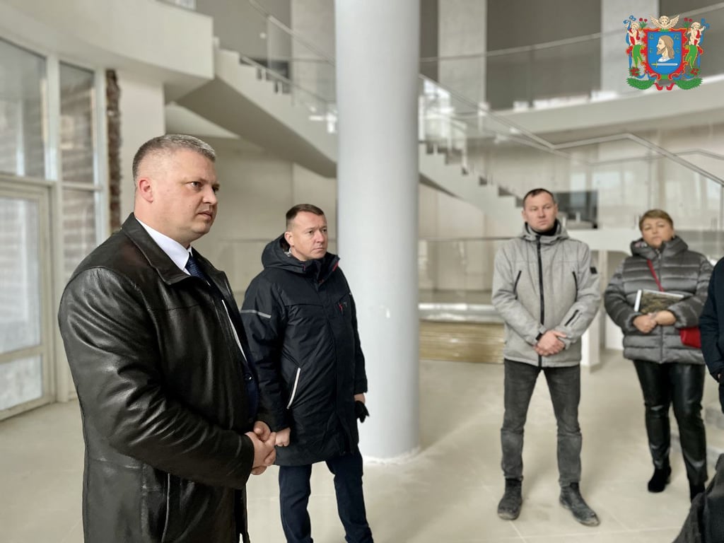 Героев взял под личный контроль строительство бани на улице Воинов-Интернационалистов