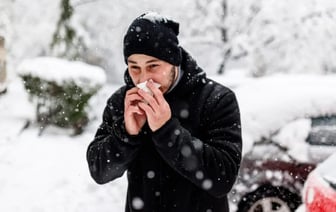 Эти 8 ошибок только усугубляют простуду. Как выздороветь быстрее? — Полезно