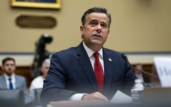 ЦРУ предложило сотрудникам массово добровольно уволиться. Какие компенсации предложило?