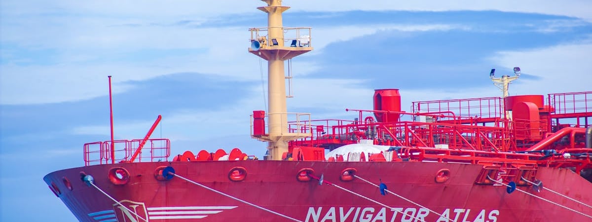 Корабли Финляндии и Эстонии следят за СПГ-танкером "Псков" в Балтийском море