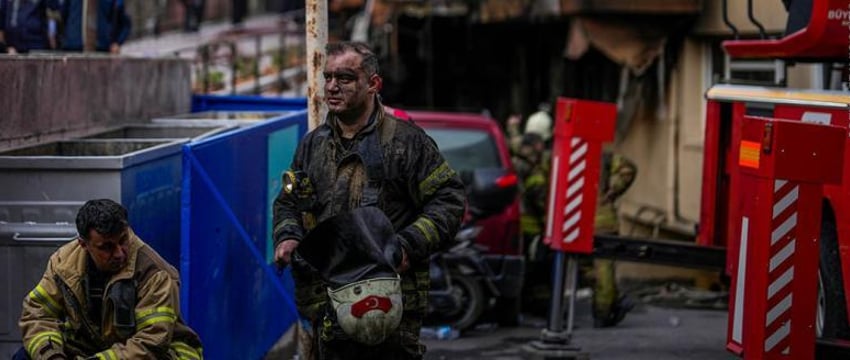 29 человек погибли из-за пожара в развлекательном центре Стамбула