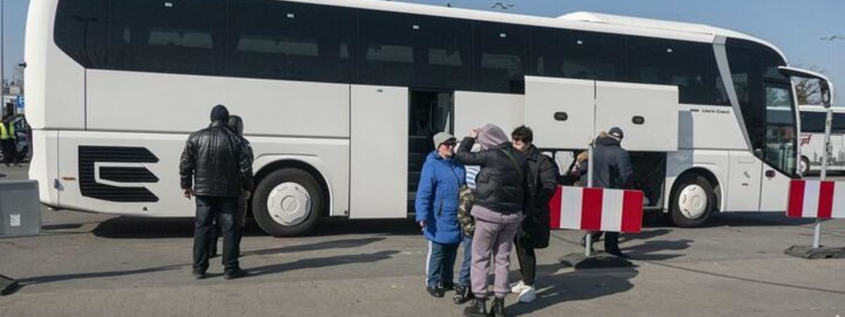 «50 свободных мест и билеты по 300 злотых». Белорусы жалуются на «развод» с билетами на автобусы из Польши в Беларусь