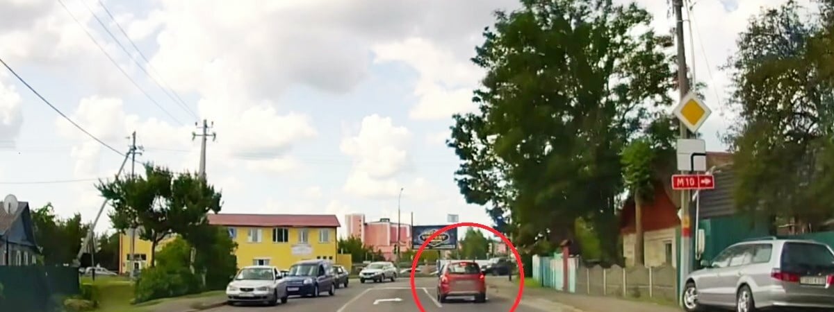 В ГАИ Гомеля показали видео, за что лишили прав сразу двух водителей