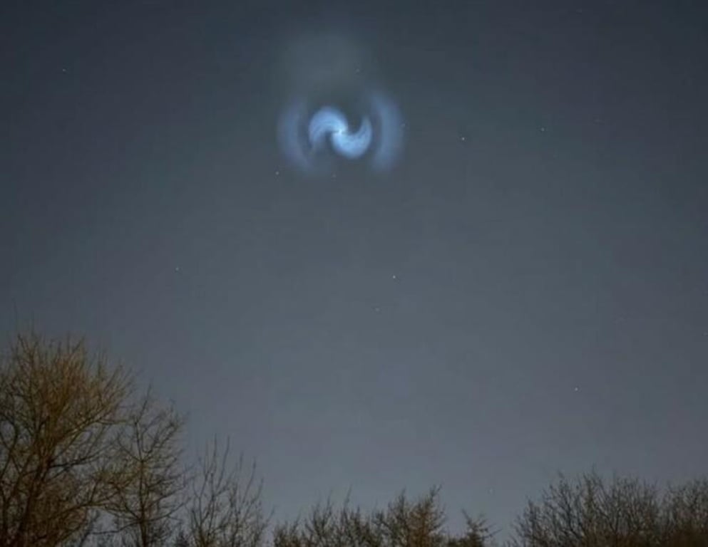 Спирали в ночном небе. 25 марта 2025 года, Беларусь. Фото: t.me/sputnikby