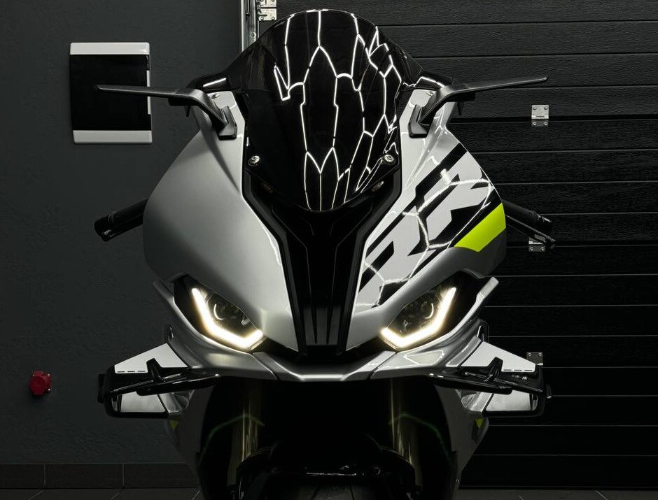 Брестчанин заказал BMW S1000 RR из США и сделал его звездой Instagram