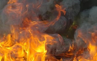 На Брестчине мужчина пытался сам потушить пожар и умер от ожогов