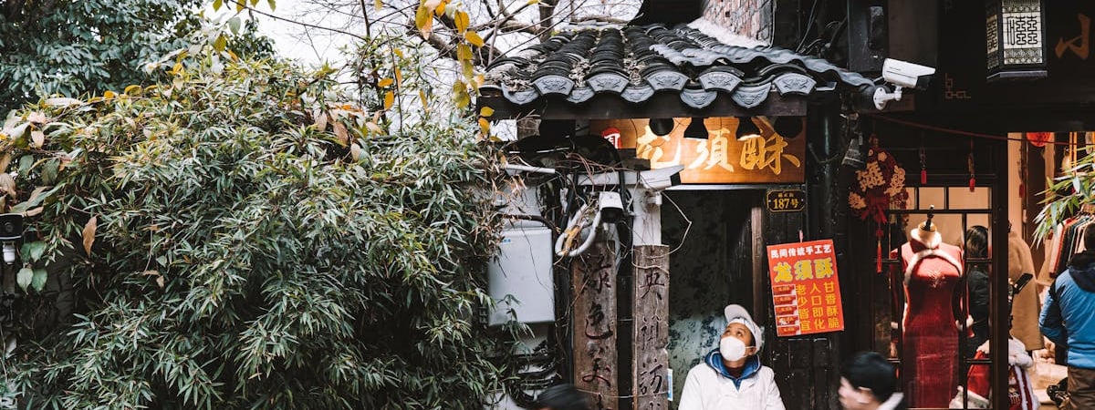 Китай обещает открыть рынки для иностранцев и поддержать Гонконг