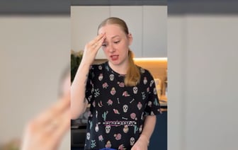 «Молочкой больше не закупаюсь» — Минчанка показала, как белорусская компания извинилась за «камушек» в творожке с изюмом — Видео