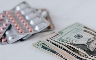 Что делать, если ценник на полке и на кассе отличаются? В Минюсте Беларуси ответили, по какой цене должны продать товар — Полезно