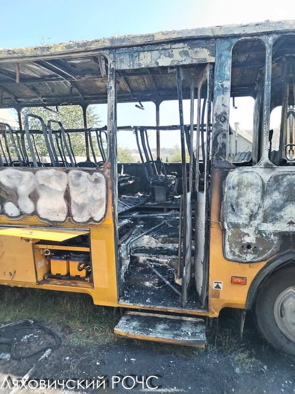 Автобус сгорел в Ляховичах