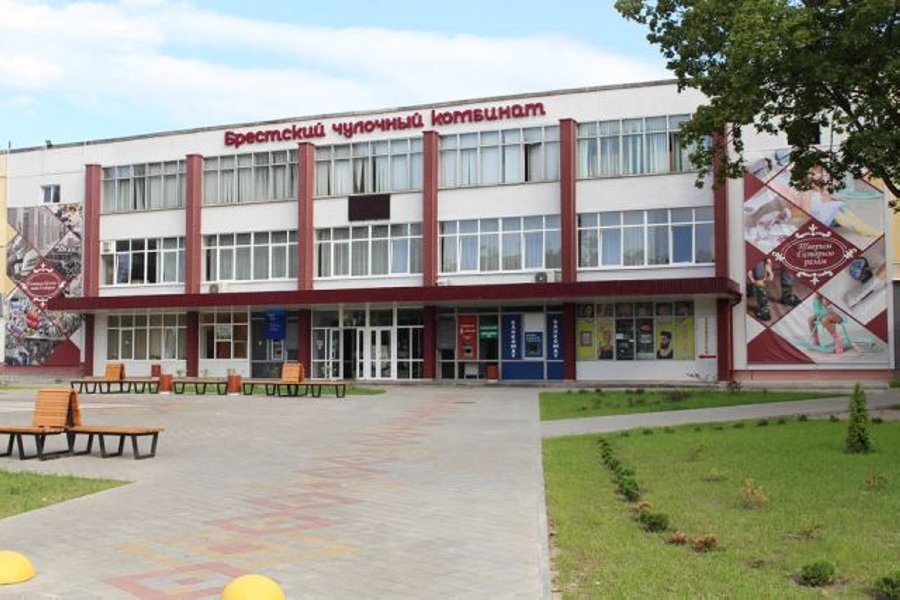 Узнали, как делают носки на Брестском чулочном комбинате