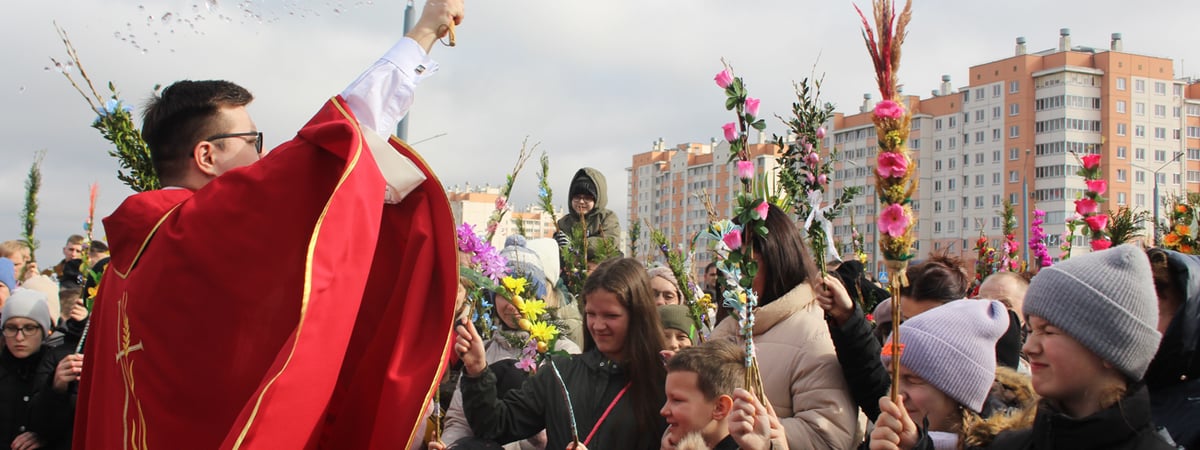 Католики Гродно отметили Вербное воскресенье (фоторепортаж)