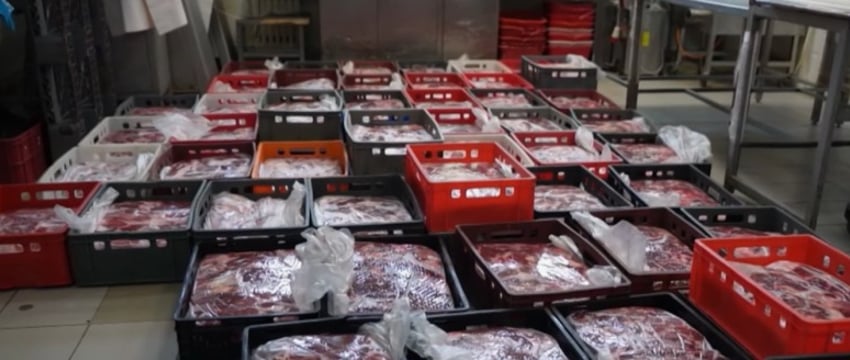 Задержаны предприниматели, продававшие мясо из скотомогильников