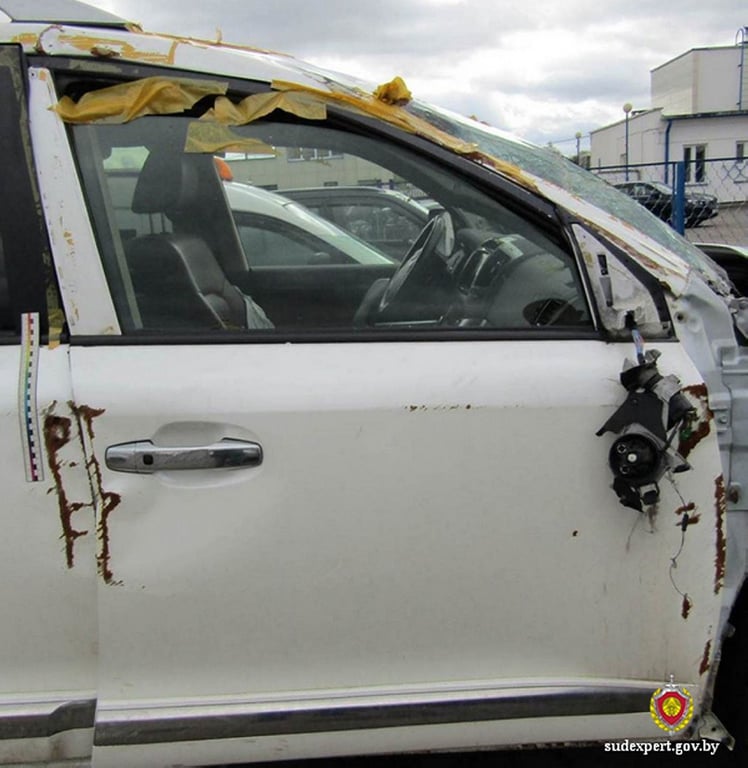 Владелец разбитого в ДТП внедорожника оценил ущерб в 100 000 рублей, виновник аварии не согласился, дело дошло до суда