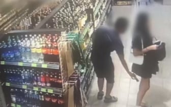 Мужчина фотографировал нижнее белье посетительниц магазина в Витебске