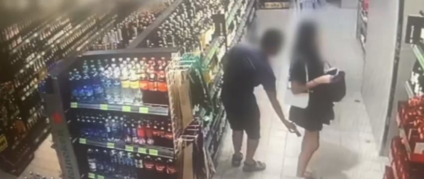 Мужчина фотографировал нижнее белье посетительниц магазина в Витебске