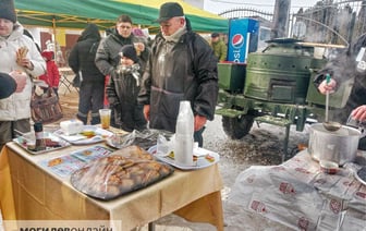 Посмотрите, как гуляют Масленицу в Могилевском зоосаде