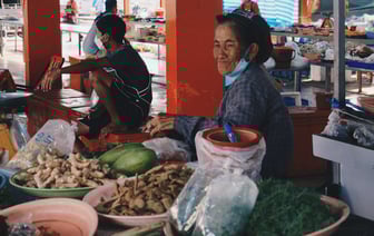 Белорусский рубль укрепляется к доллару на БВФБ