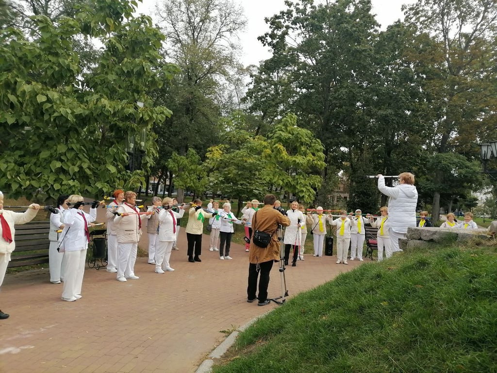 Брестчане старшего поколения участвовали в республиканском марафоне по скандинавской ходьбе
