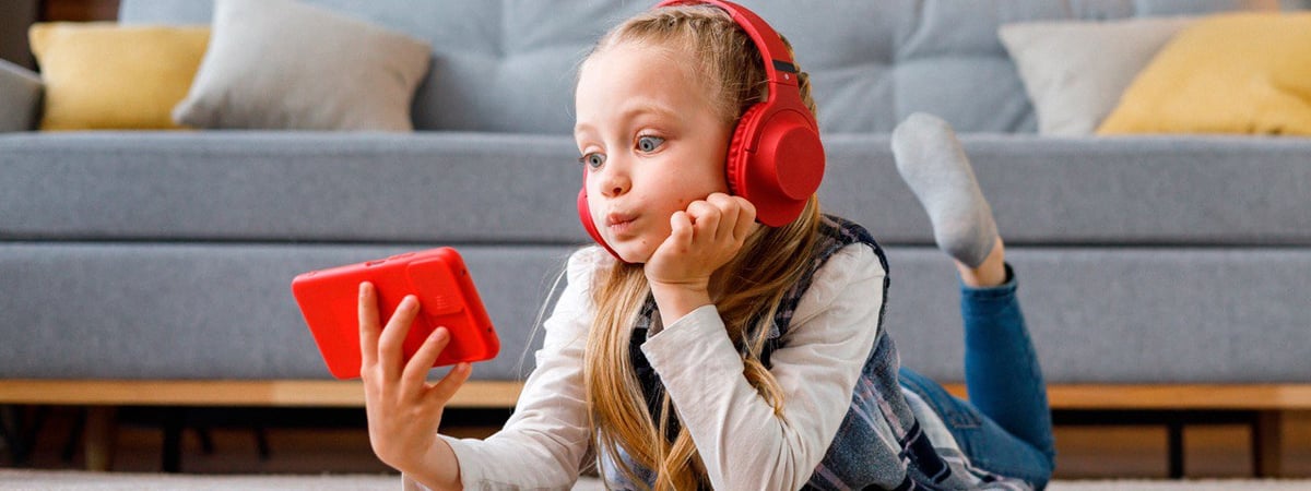 Как защитить ребенка в интернете: советы МТС для родителей