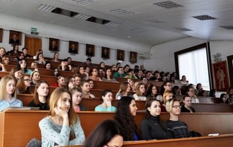 В Беларуси за десять лет количество студентов уменьшилось в два раза